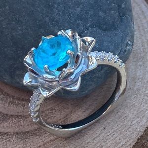 Aquamarine delicate Flower Ring sz 8